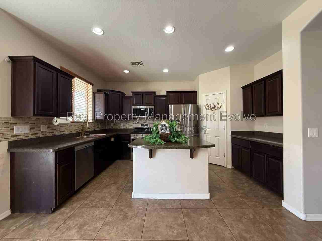 10141 W Hammond Ln - Photo 7 of 38