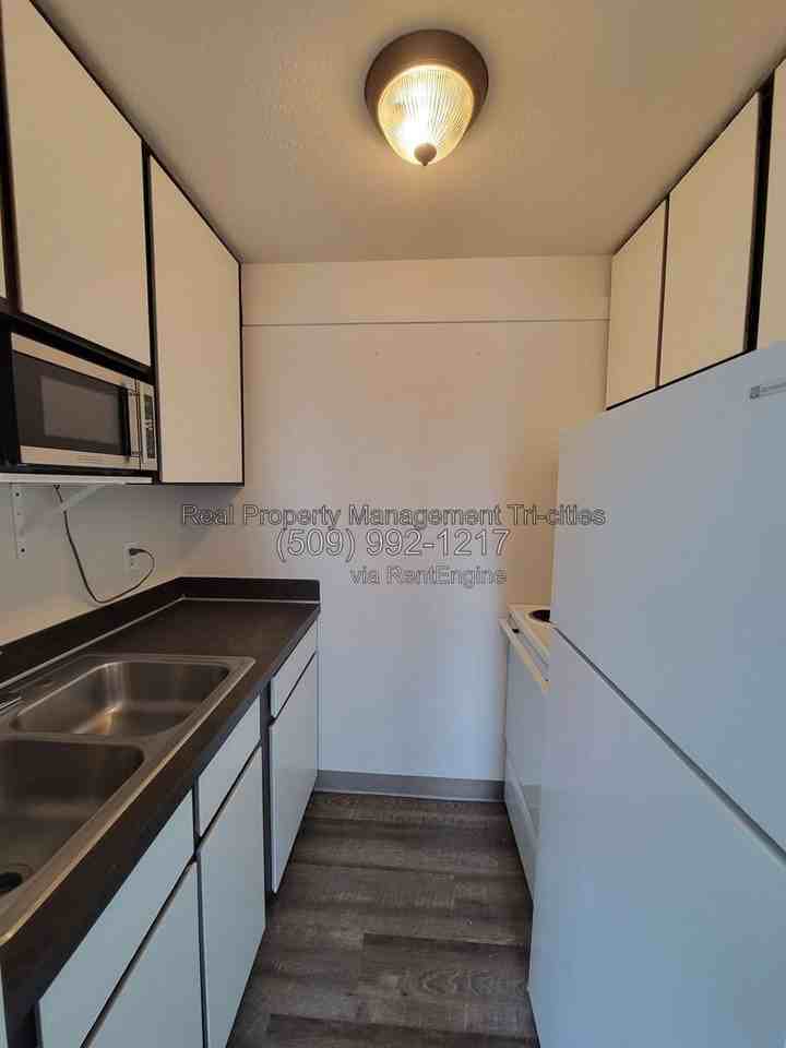 3513 W 4th Ave #A - Photo 5 of 8