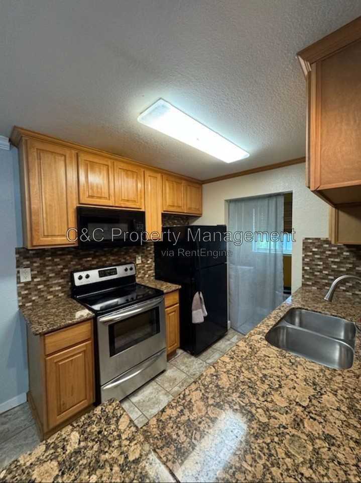 485 Lighthouse Dr - Photo 2 of 6