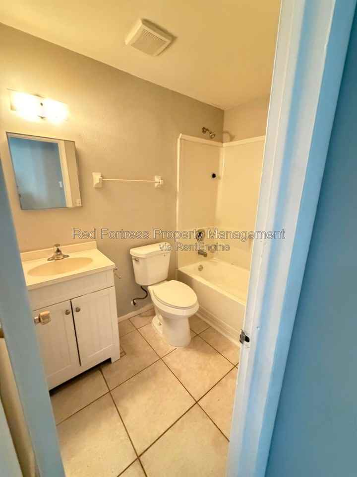 1942 Passaic Ave #8 - Photo 5 of 6
