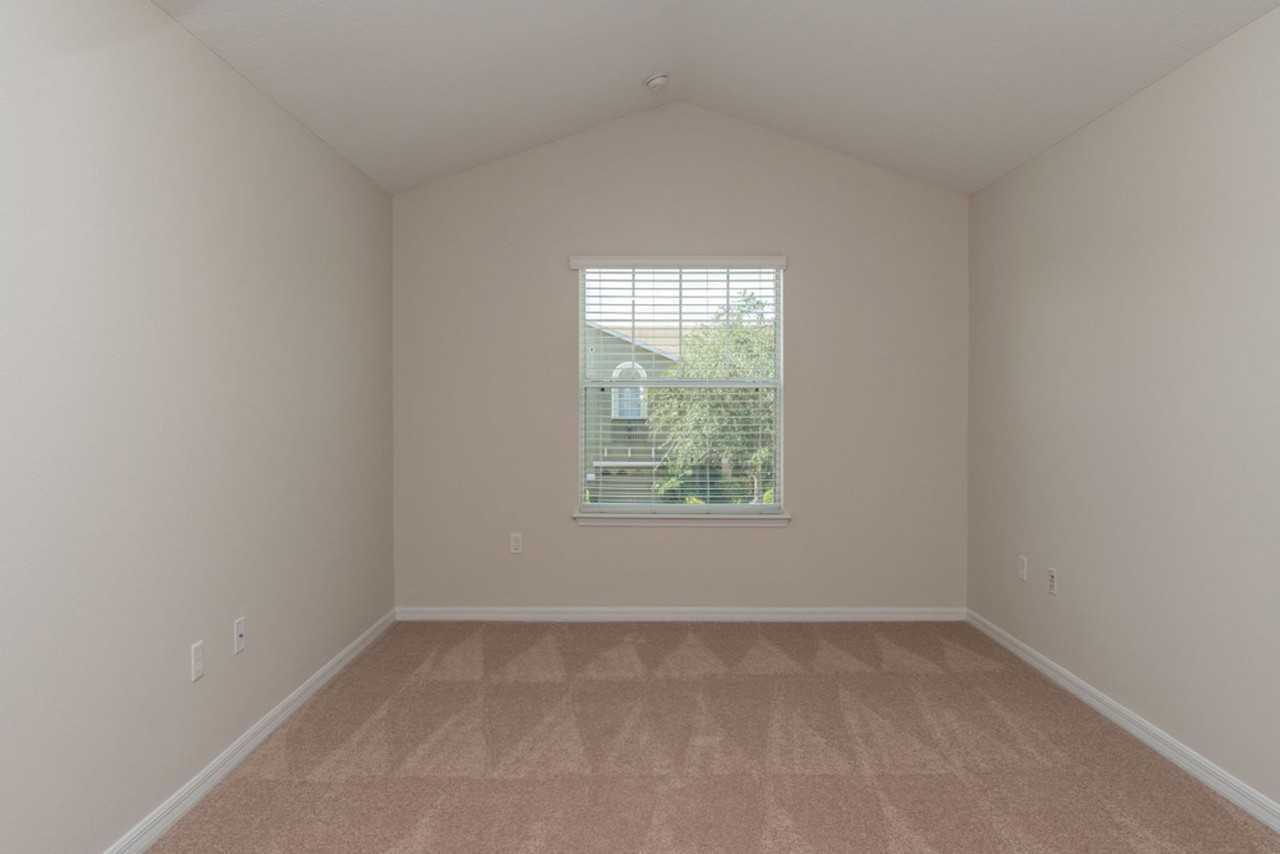9407 Tawnyberry St - Photo 7 of 13