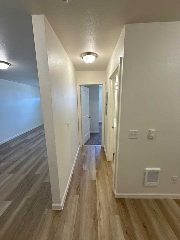 200 Railroad Ave #7 - Photo 6 of 17