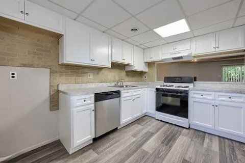 341 Greenland Dr - Photo 6 of 26