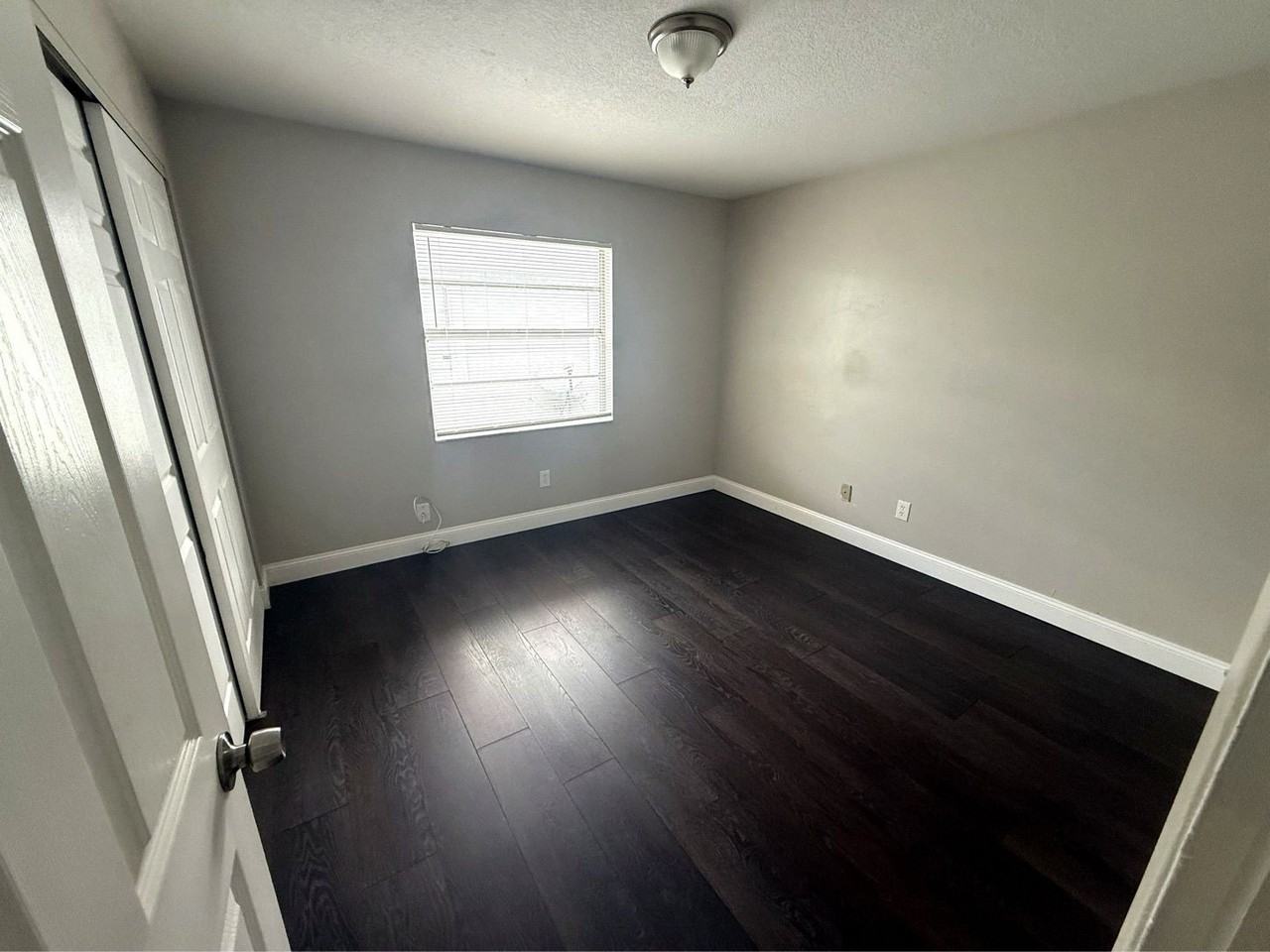 7004 S Kissimmee St - Photo 6 of 9