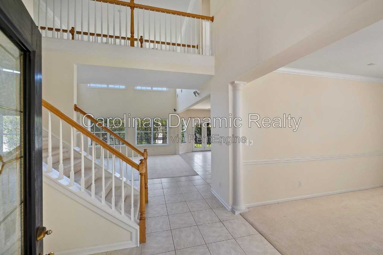 12315 Chesley Dr - Photo 3 of 33