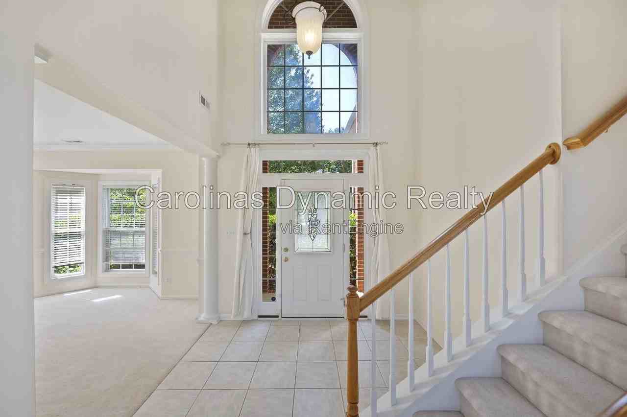 12315 Chesley Dr - Photo 4 of 33