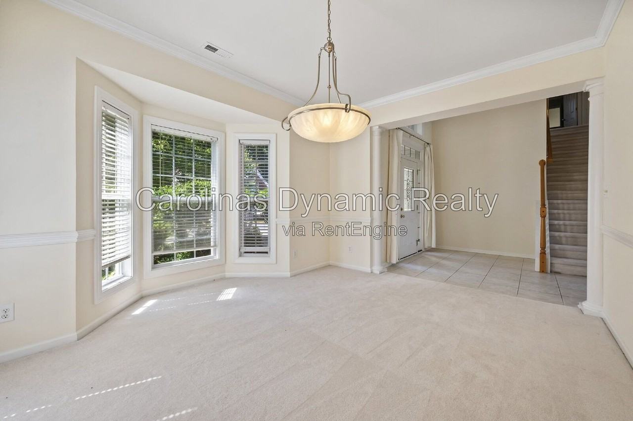 12315 Chesley Dr - Photo 6 of 33