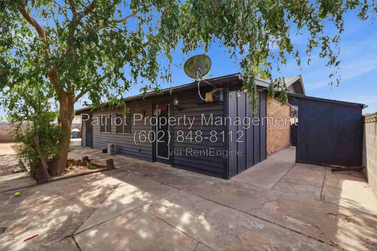 4232 W Keim Dr - Photo 2 of 32