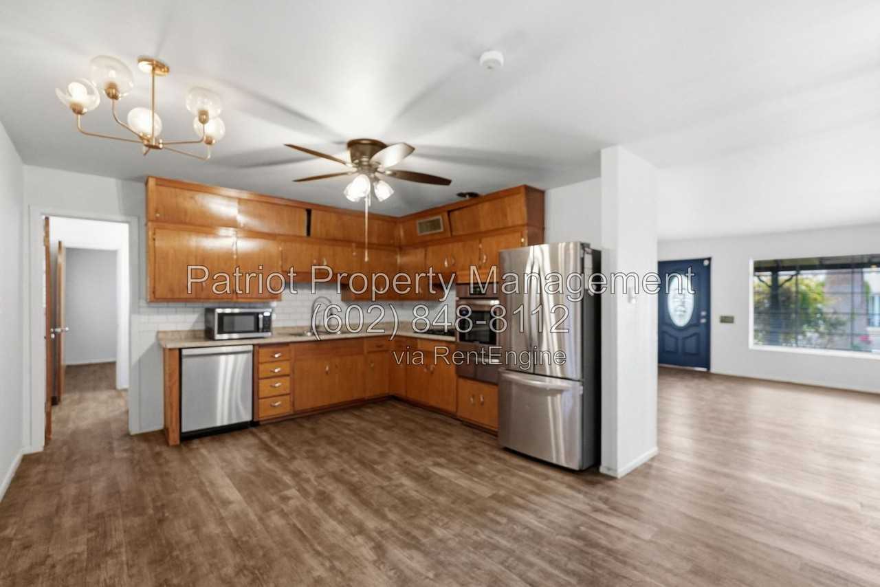 4232 W Keim Dr - Photo 3 of 32