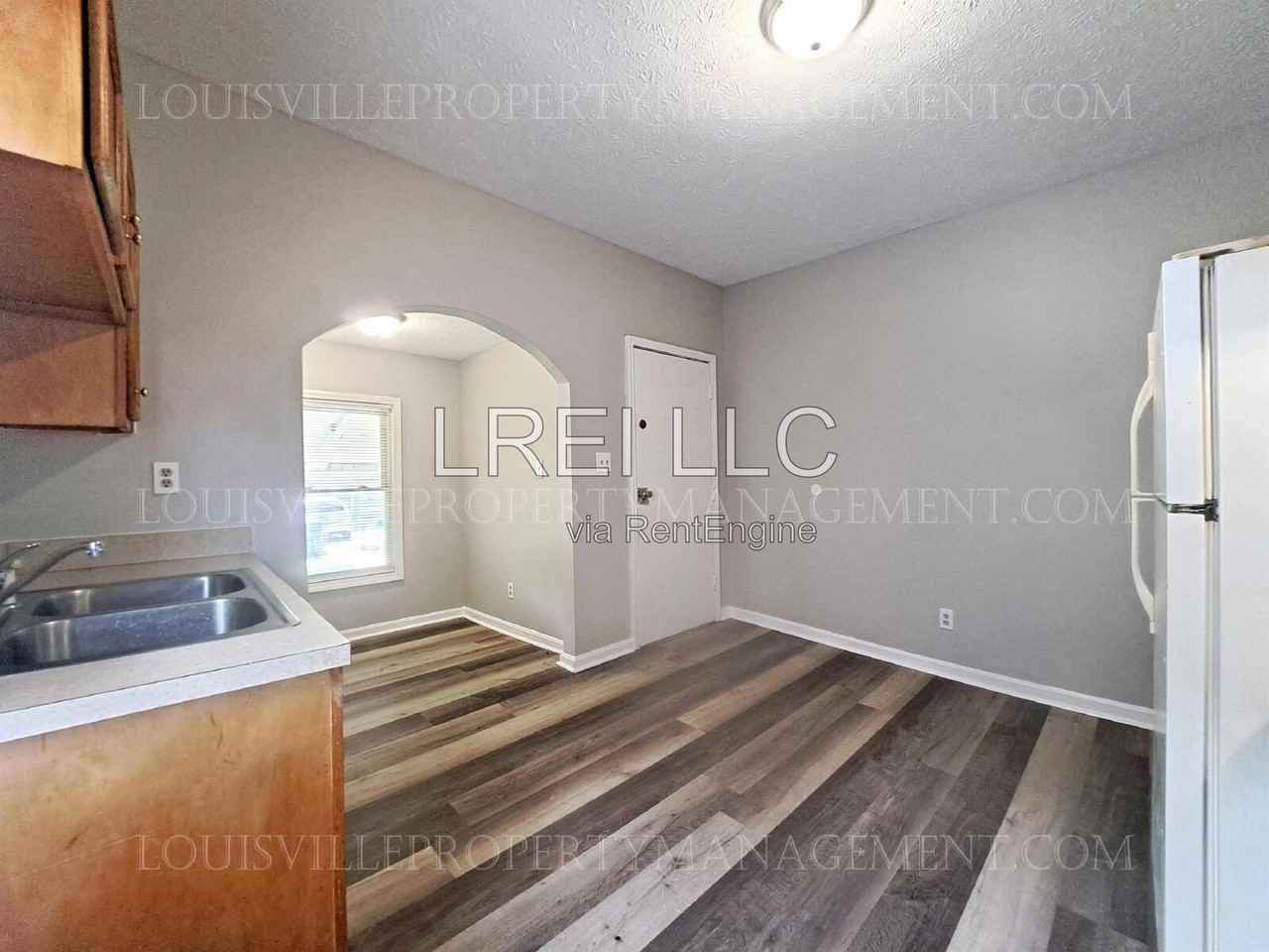 2215 7th Street Rd - Photo 7 of 10