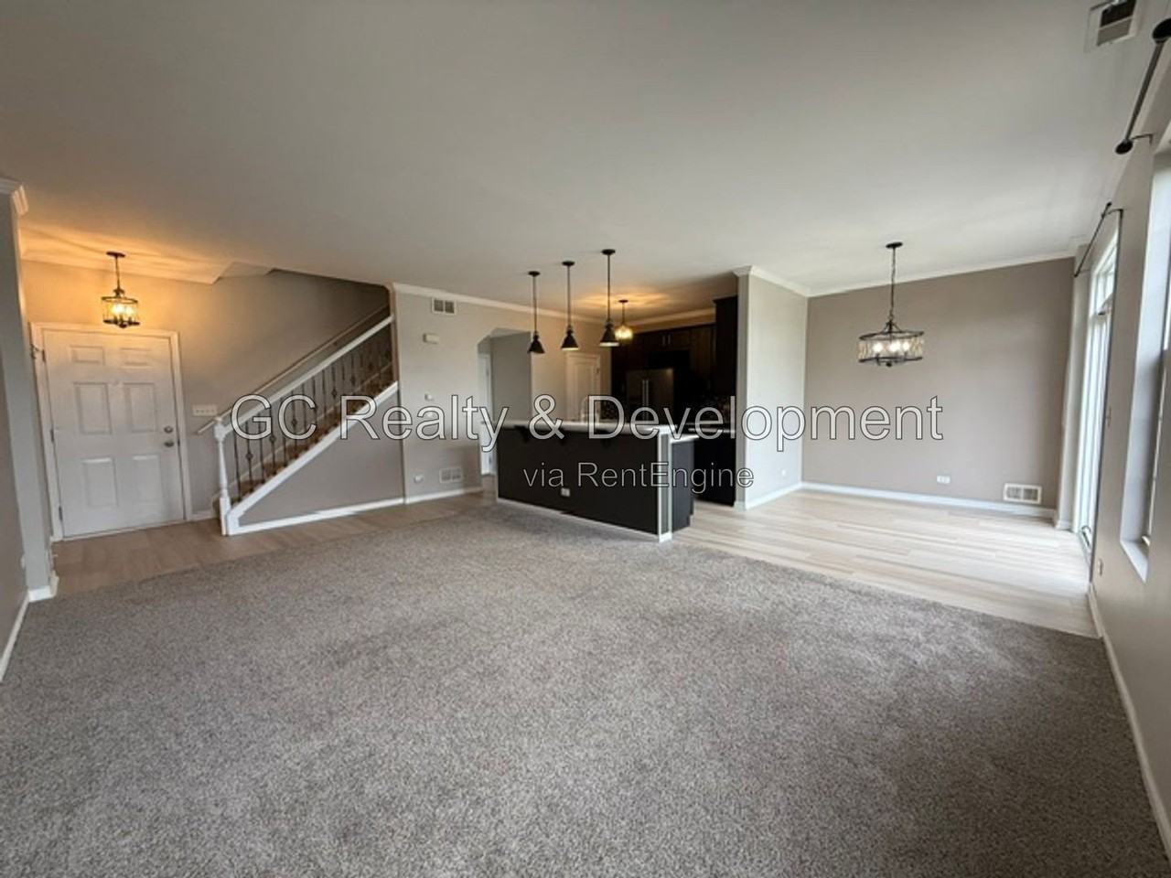 1033 Heron Cir - Photo 4 of 22