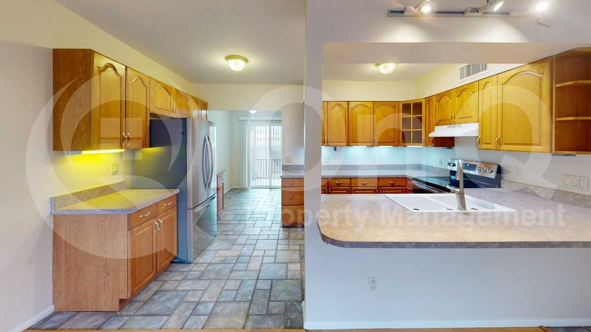 2650 S Oakenshield Way - Photo 4 of 19