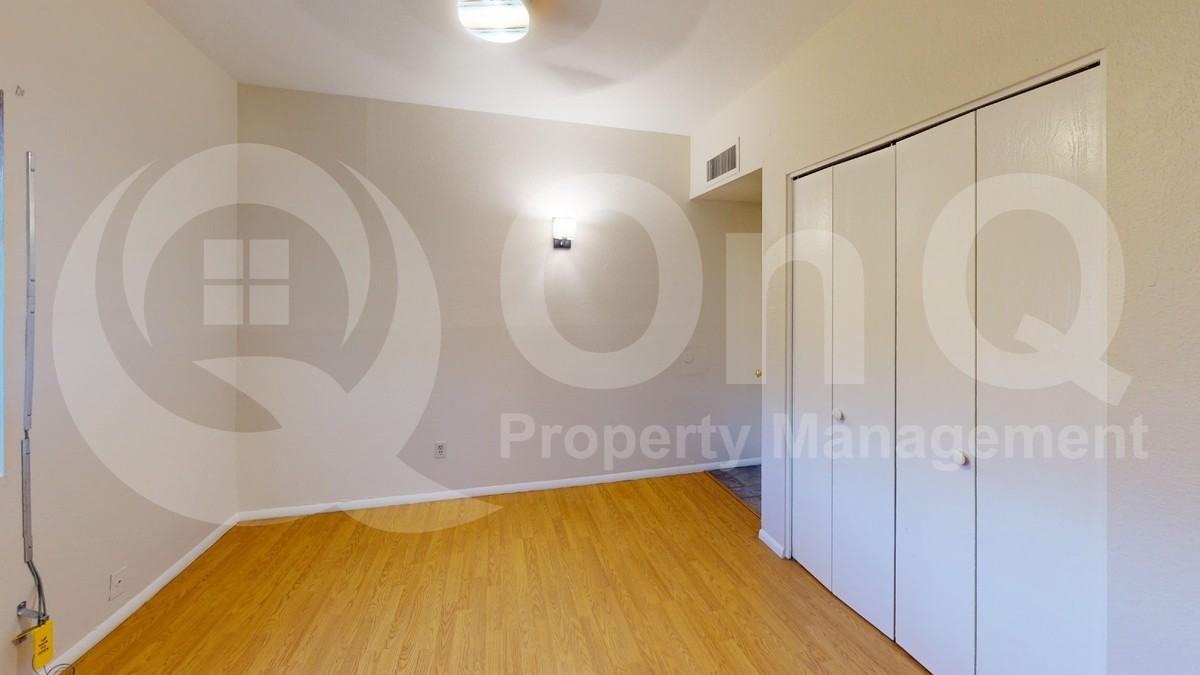 2650 S Oakenshield Way - Photo 6 of 19