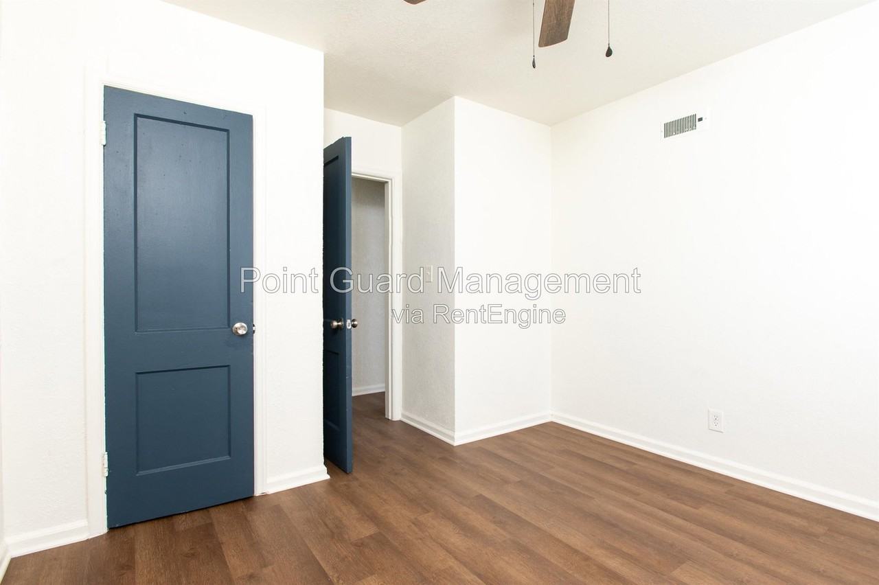 761 S Beverly Dr #761B - Photo 5 of 19