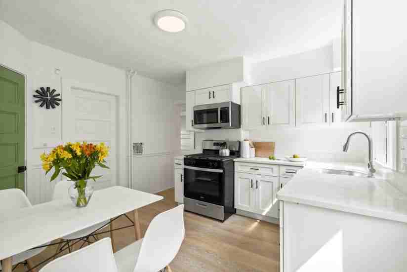 1 Bed / 1 Bath Apartment in Jamaica Plain - Photo 2 of 20