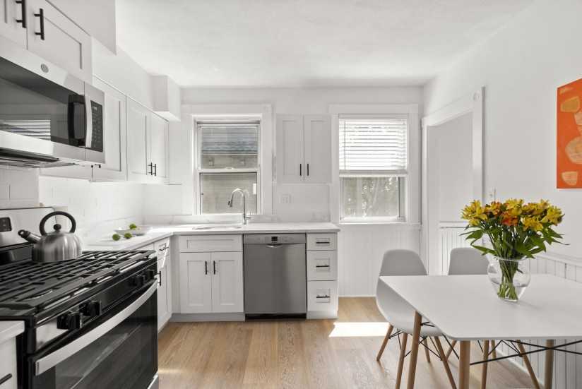 1 Bed / 1 Bath Apartment in Jamaica Plain - Photo 6 of 20
