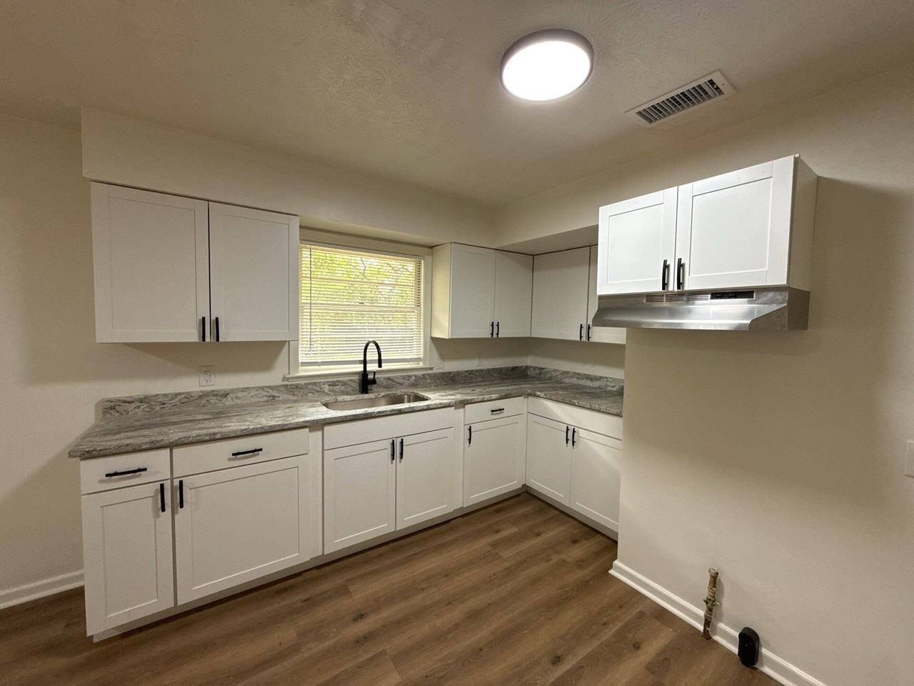2309 Ginny Ave - Photo 4 of 13
