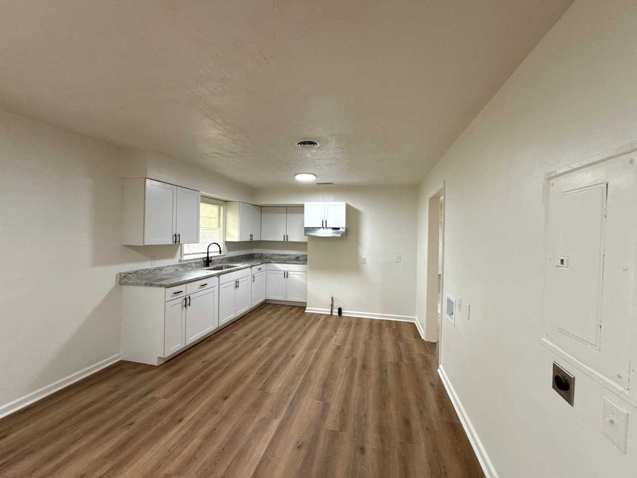 2309 Ginny Ave - Photo 5 of 13