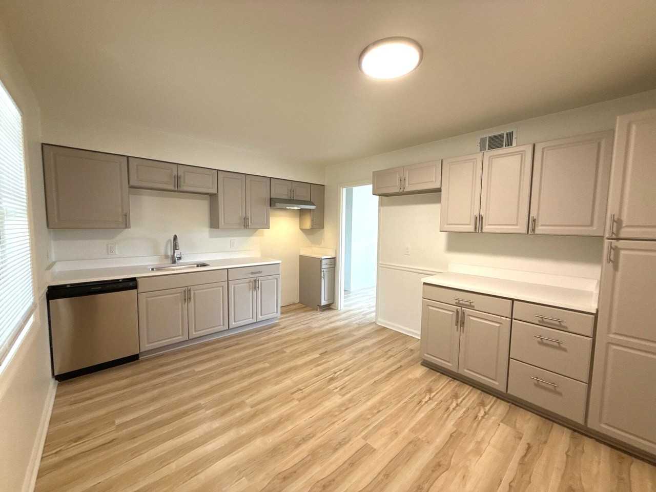5805 Blueridge Dr - Photo 4 of 14