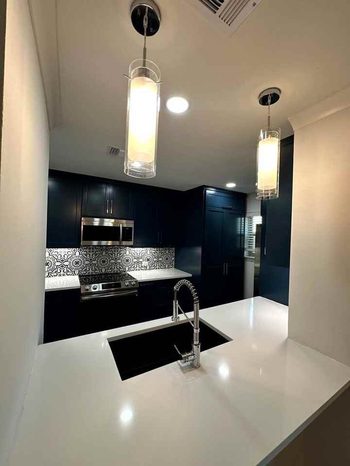 2718 Old Field Dr - Photo 4 of 31