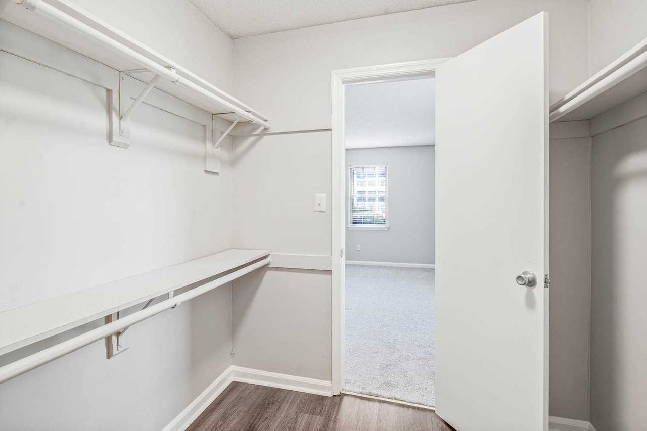 Rocky Creek Apartments - Photo 4 of 27