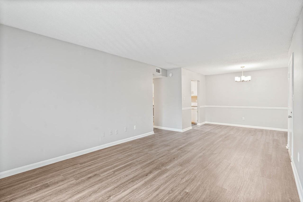 Rocky Creek Apartments - Photo 5 of 27