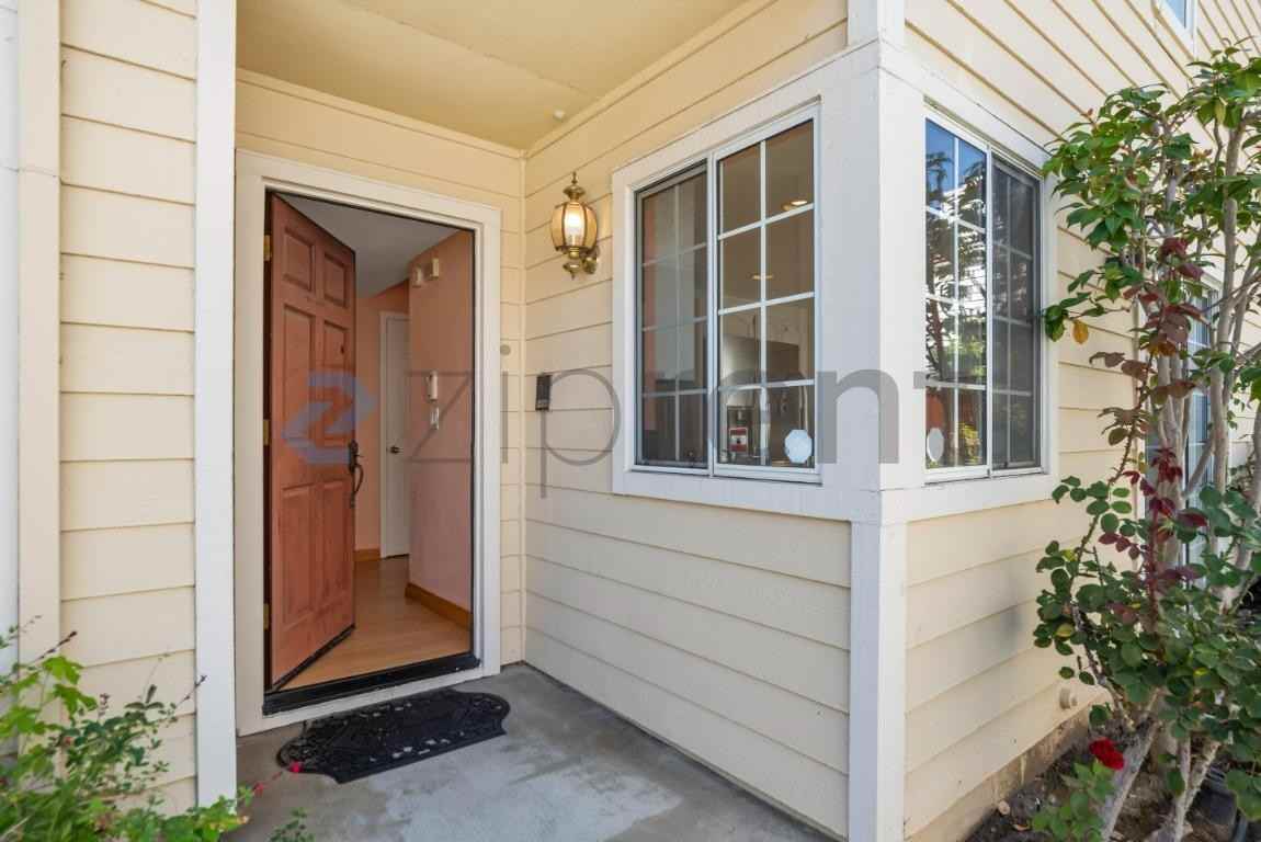 2321 Farmcrest St - Photo 2 of 34
