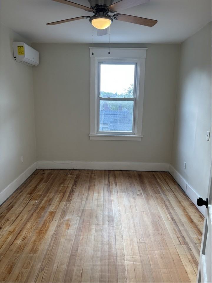 1100 13th St #2UPPERFLS - Photo 5 of 12