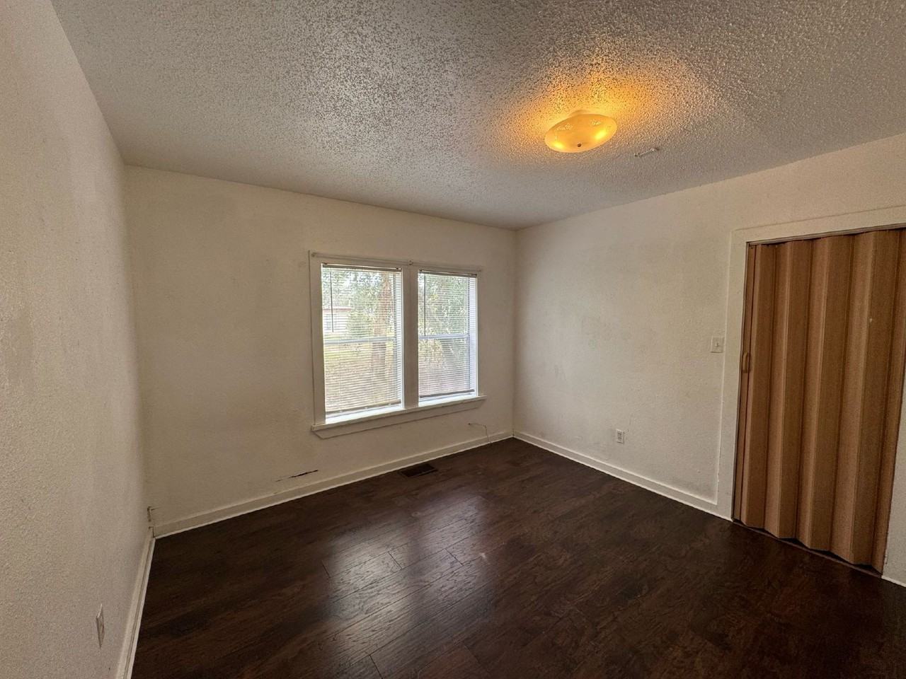 5608 Old Highway 37 - Photo 4 of 12