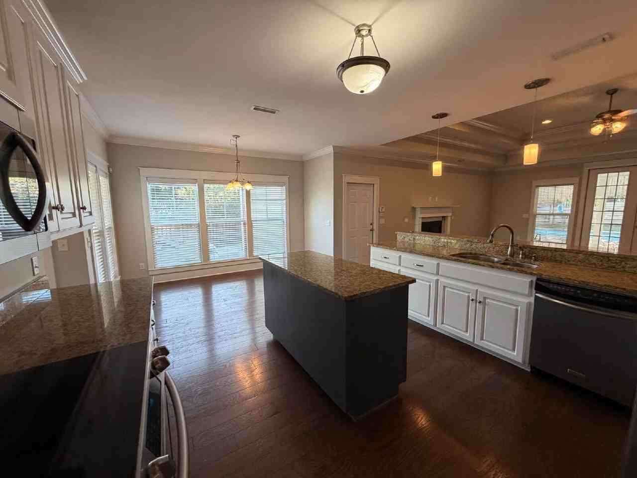 120 Prestwick Dr - Photo 5 of 27
