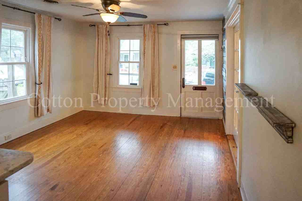 2108 Barnett Ave - Photo 4 of 21