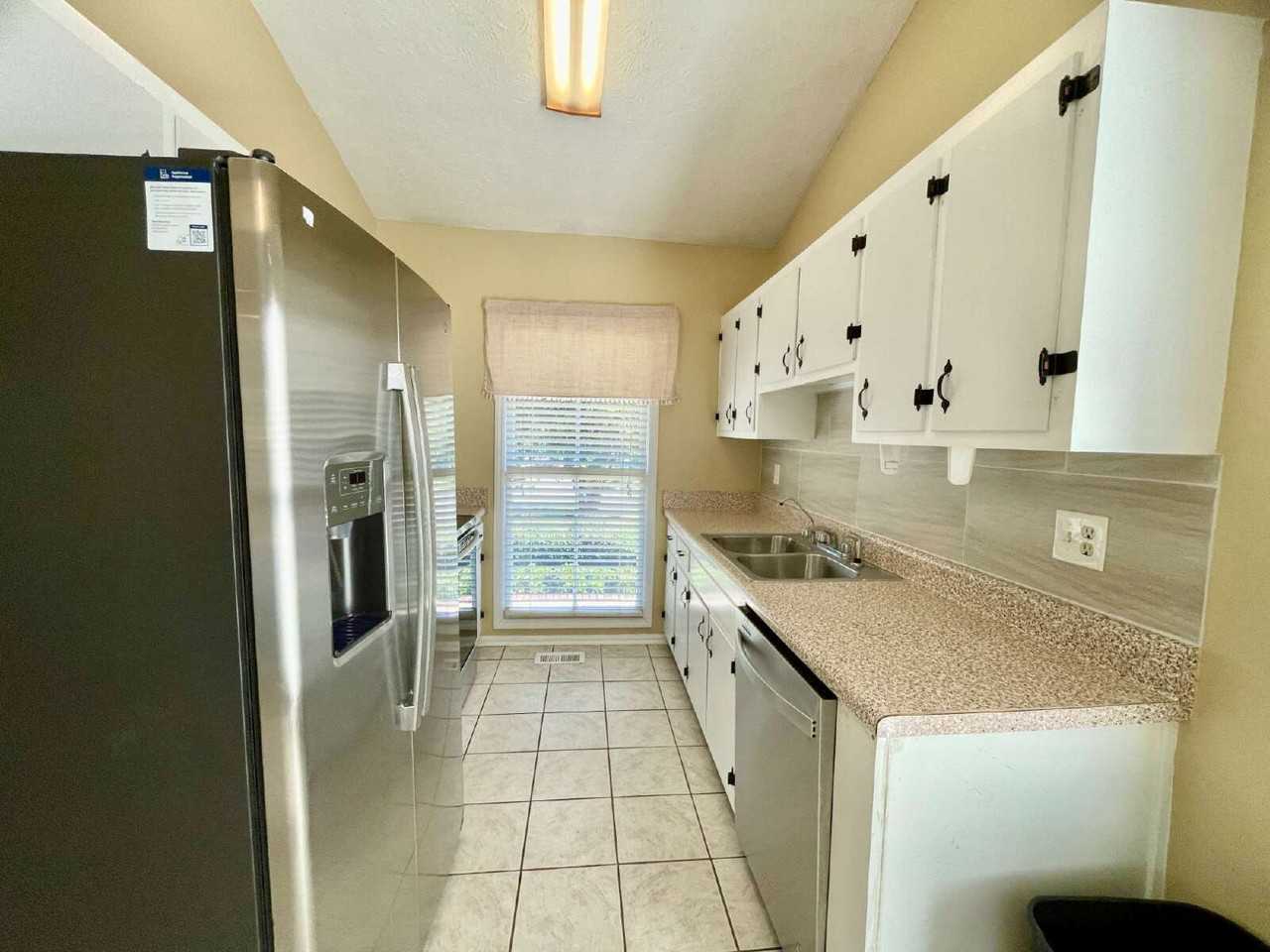 4609 Fen Ct - Photo 2 of 18