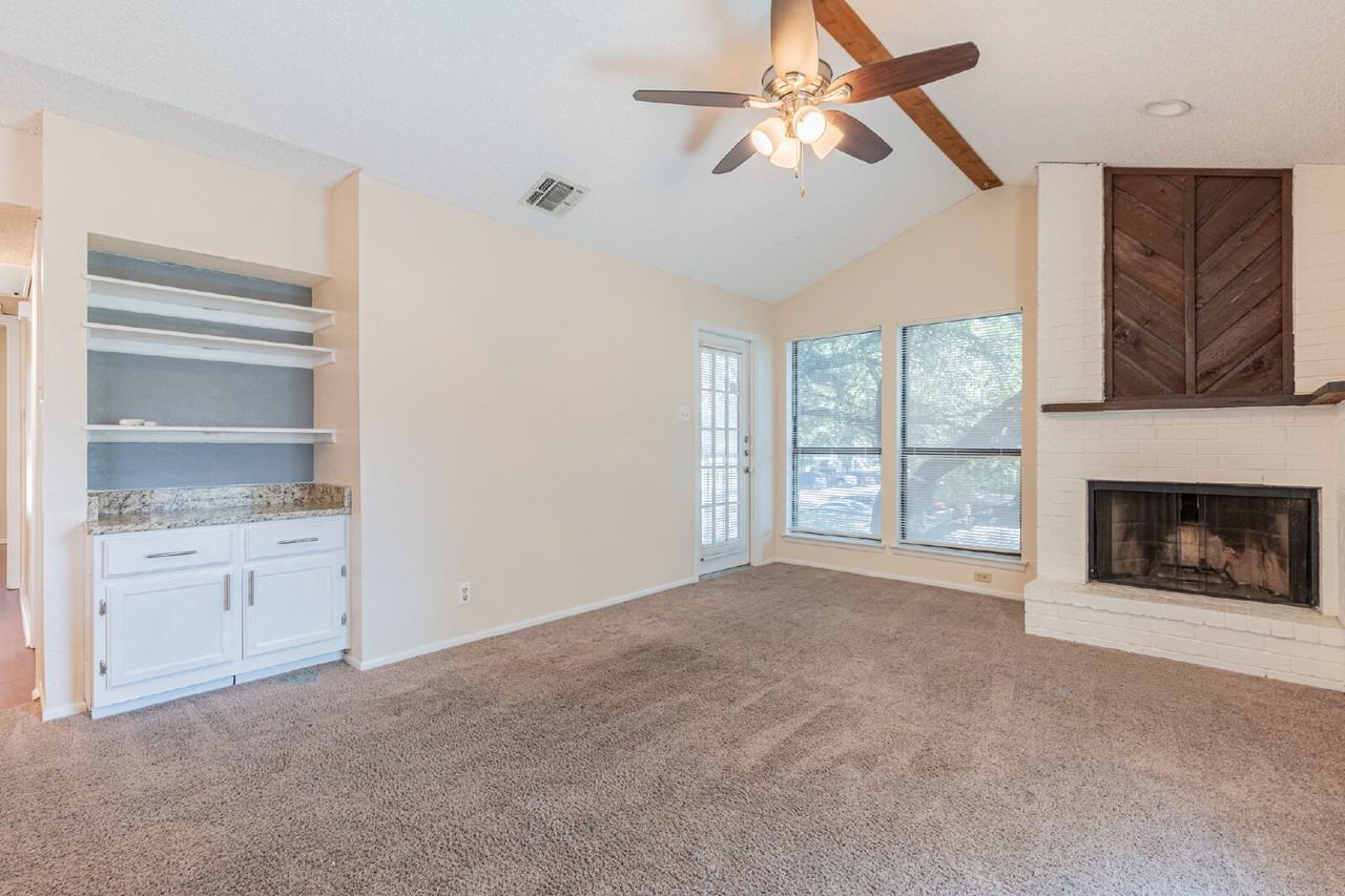 2542 Babcock Rd - Photo 4 of 29