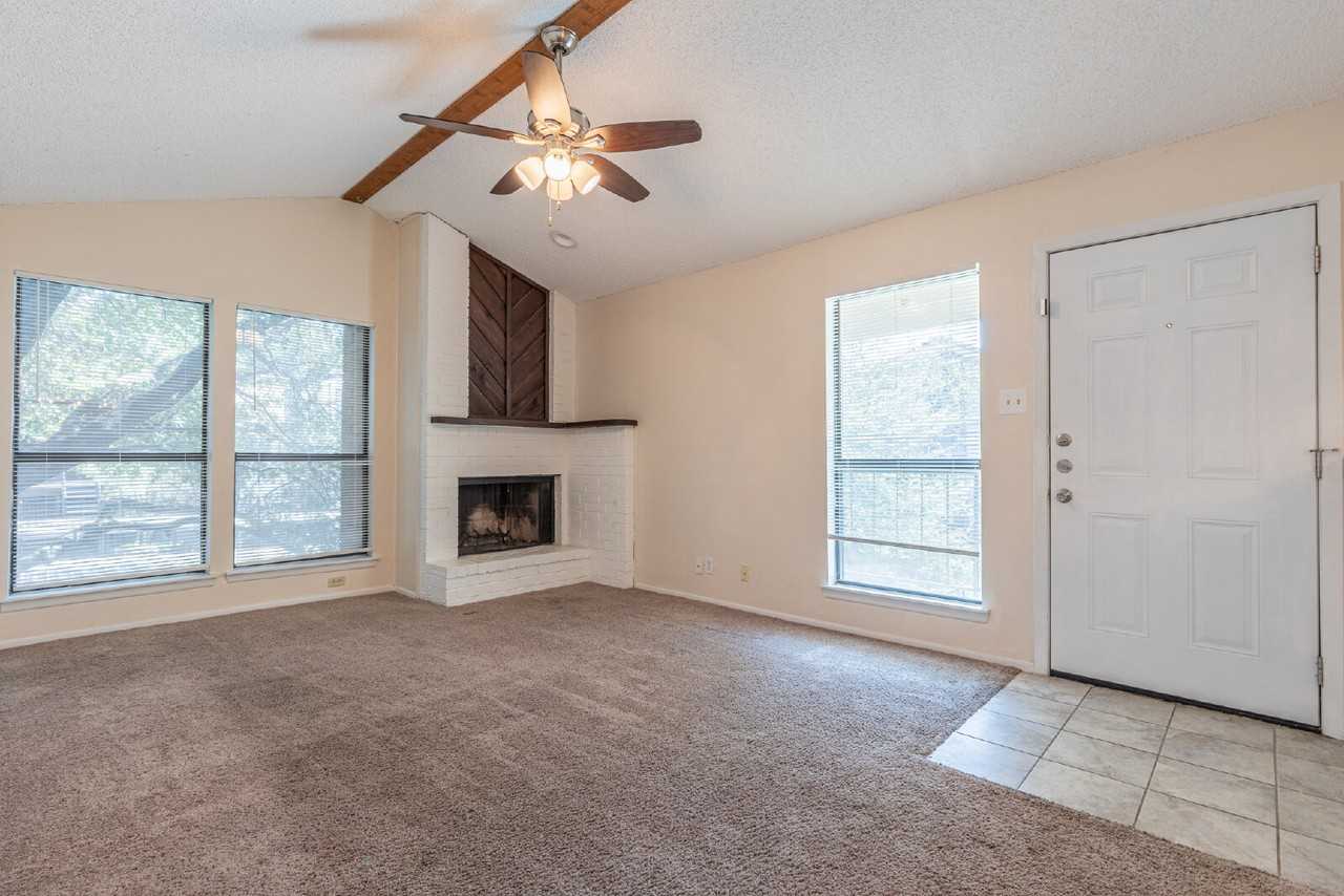 2542 Babcock Rd - Photo 7 of 29
