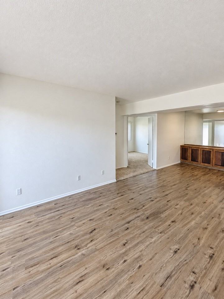 25671 Le Parc #43 - Photo 3 of 20