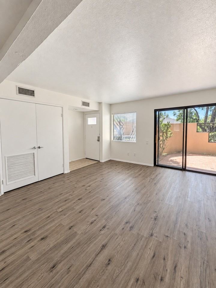 25671 Le Parc #43 - Photo 4 of 20