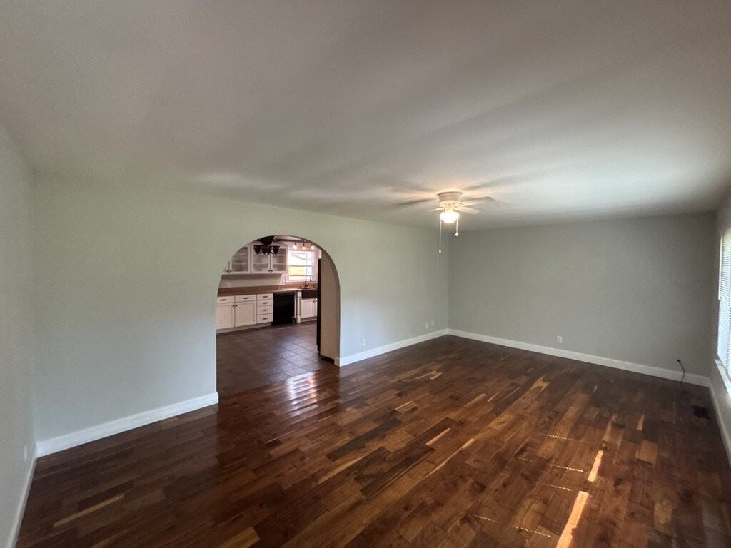 2195 Sharon Ave - Photo 3 of 50