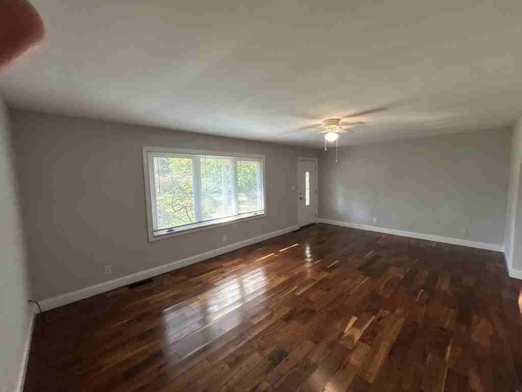 2195 Sharon Ave - Photo 5 of 50