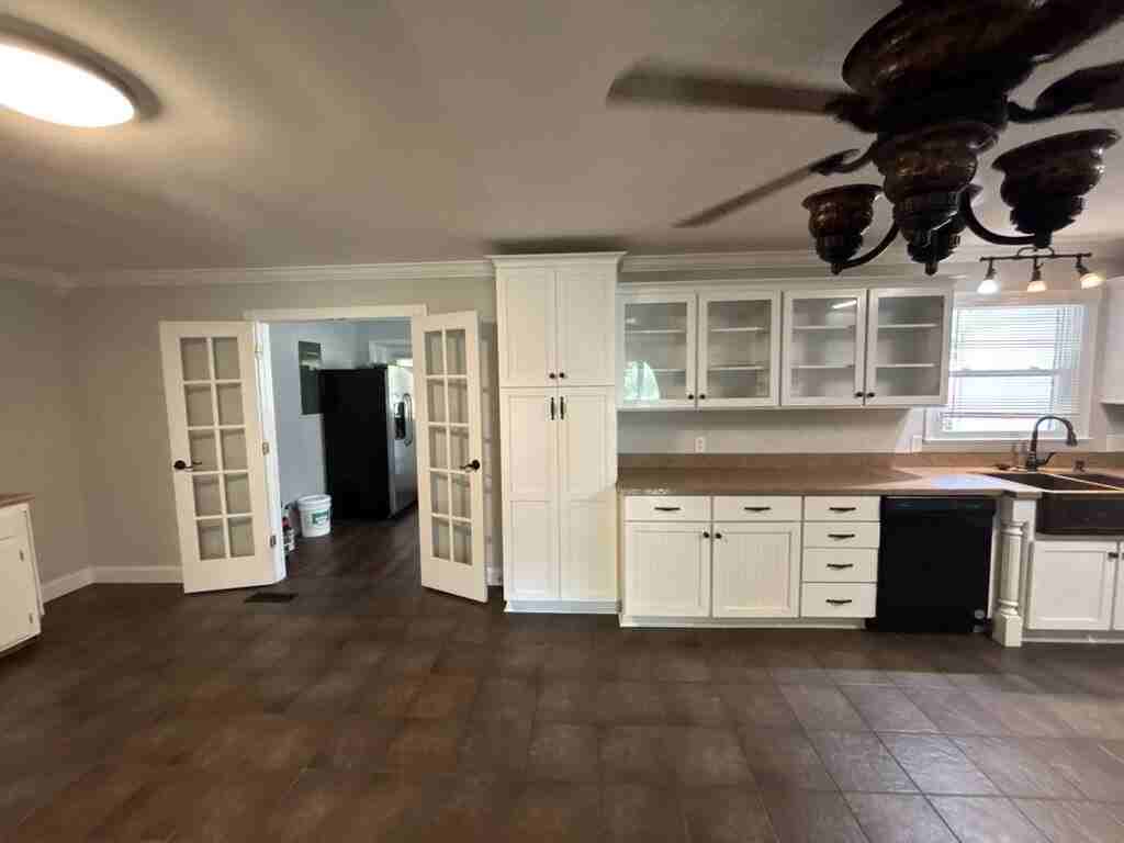 2195 Sharon Ave - Photo 7 of 50