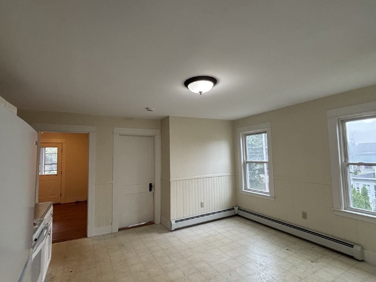 142 Emery St #B - Photo 3 of 10