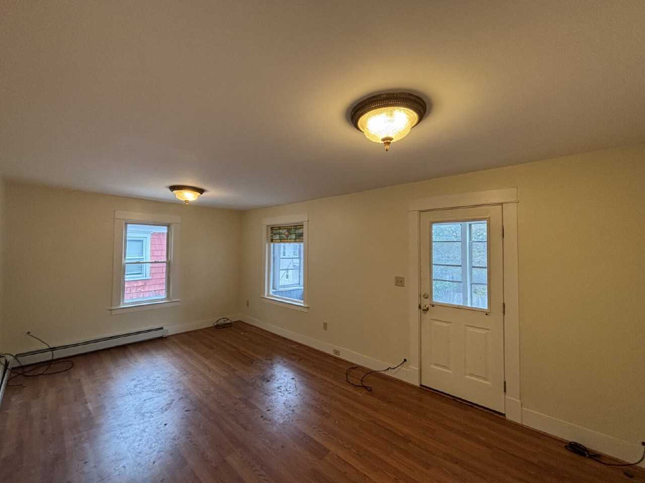 142 Emery St #B - Photo 5 of 10