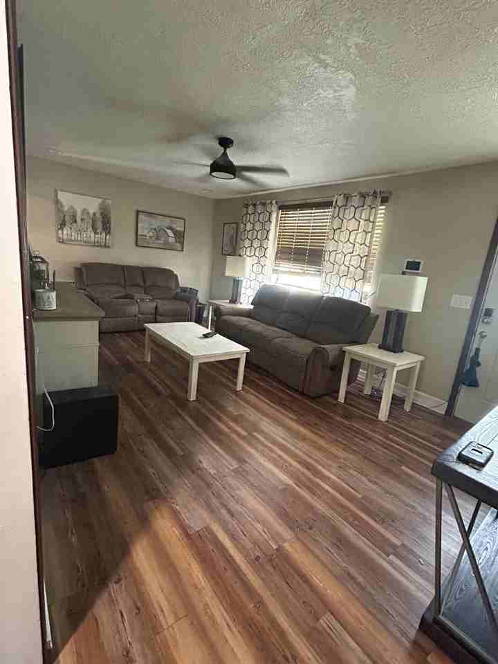 512 Appleton Dr - Photo 2 of 14