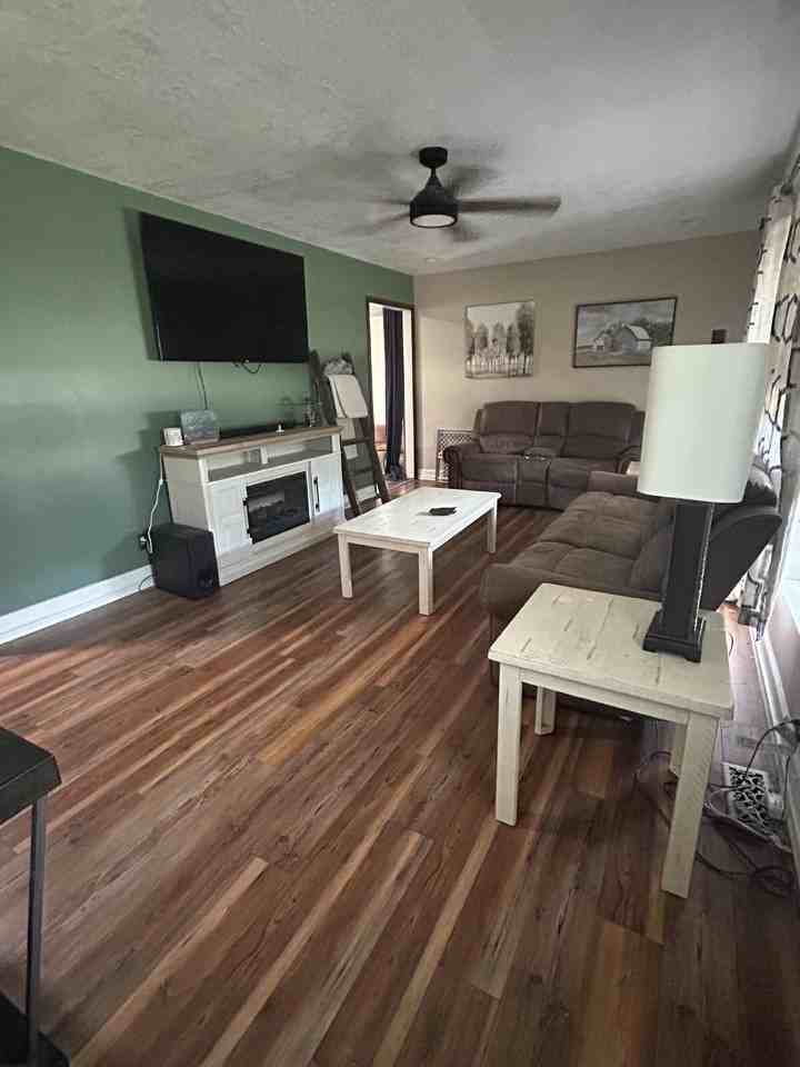 512 Appleton Dr - Photo 3 of 14