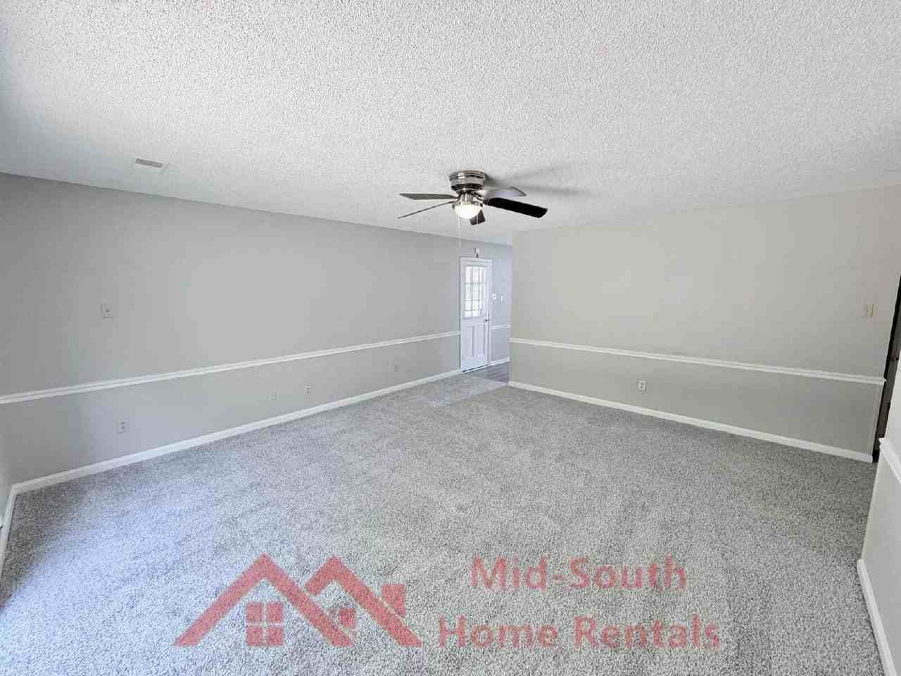 3899 Kerwin Dr - Photo 4 of 19