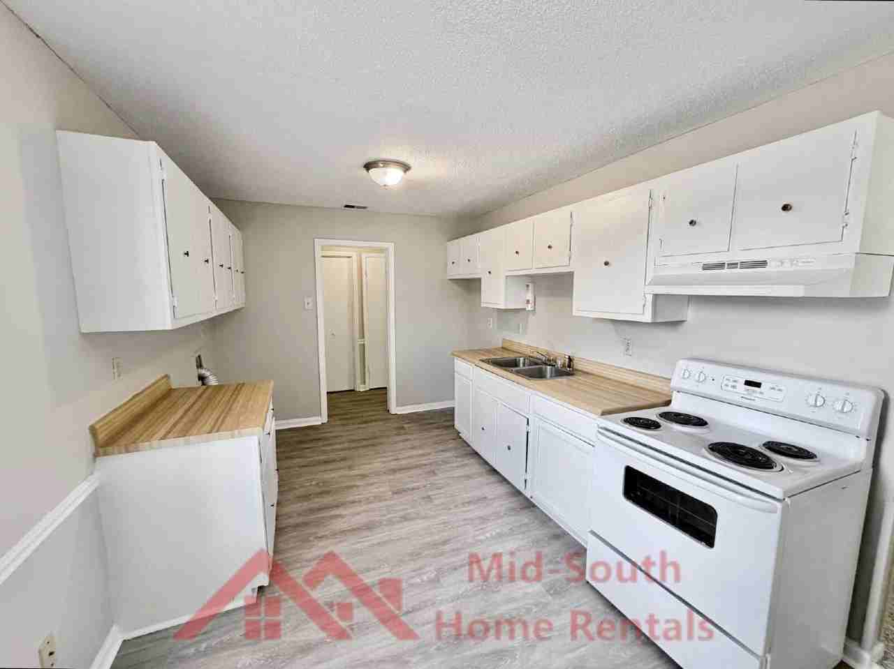 3899 Kerwin Dr - Photo 6 of 19