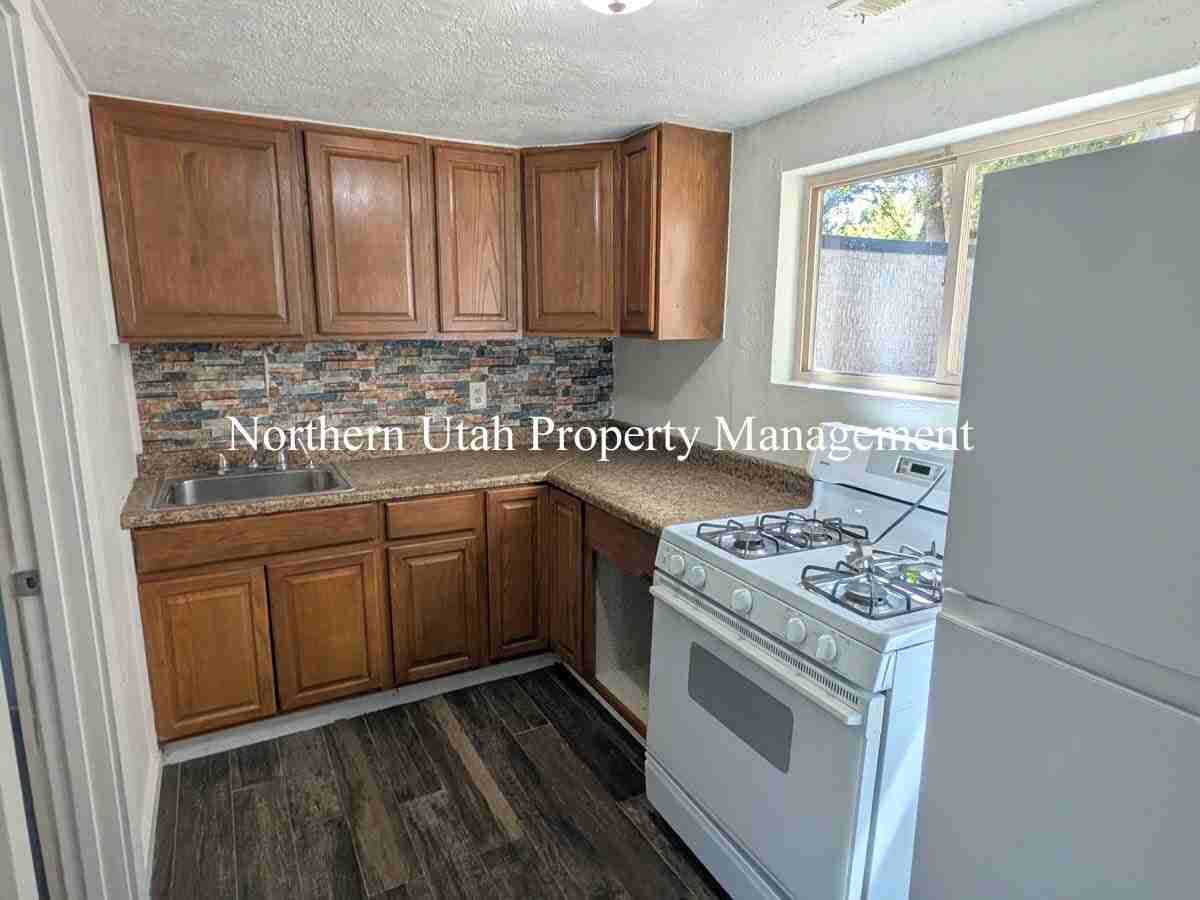 3506 Adams Ave - Photo 4 of 12