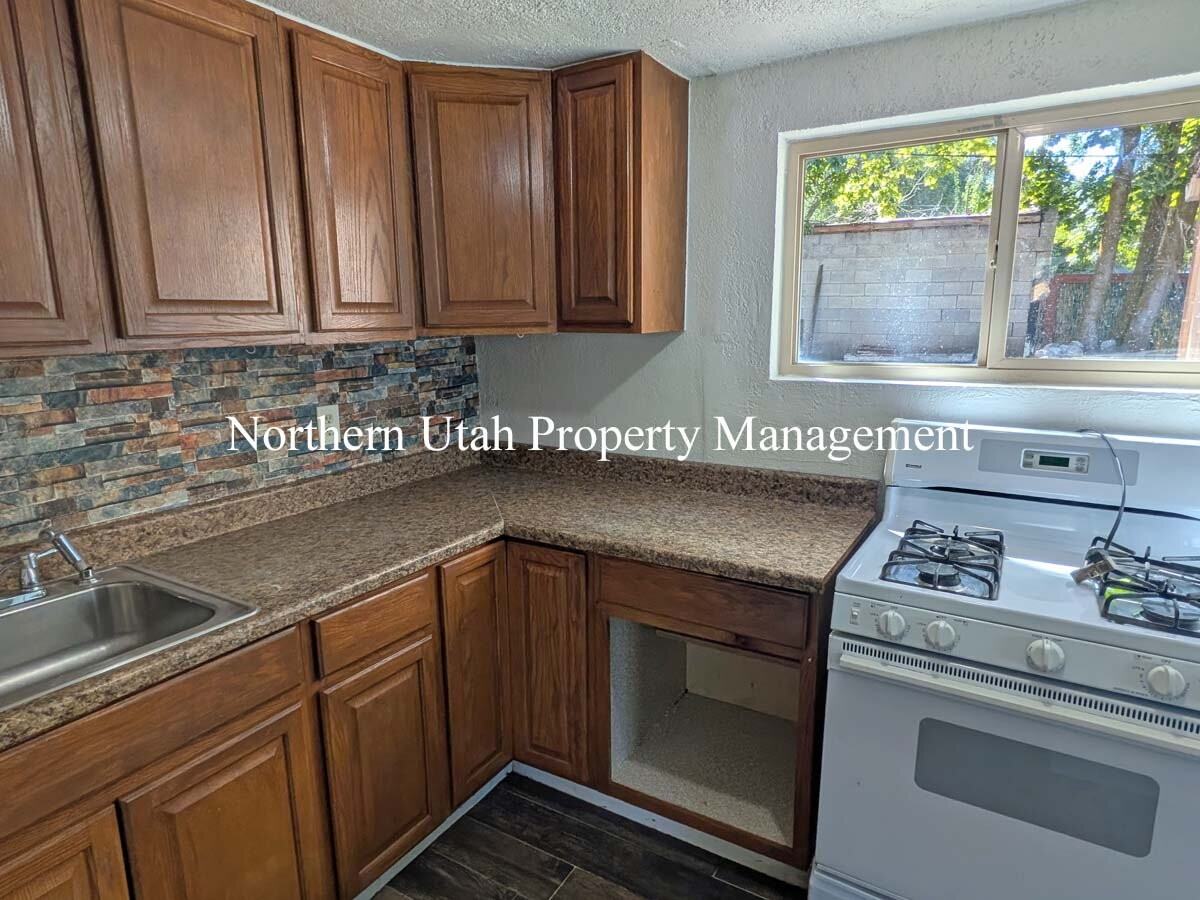 3506 Adams Ave - Photo 5 of 12
