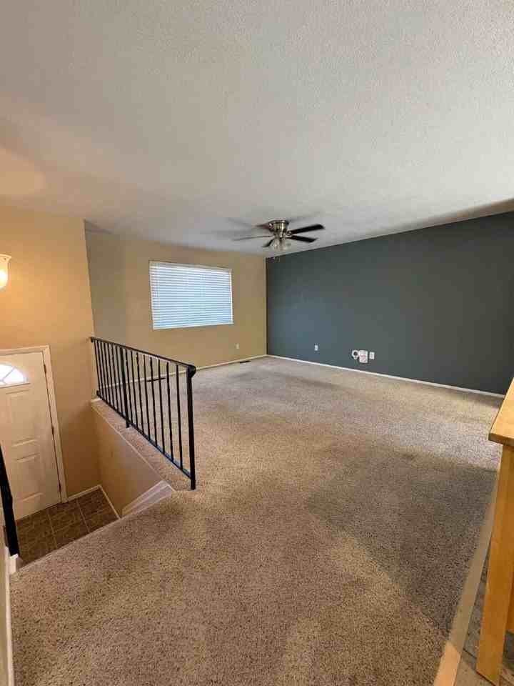 1395 Hiawatha Dr - Photo 2 of 23