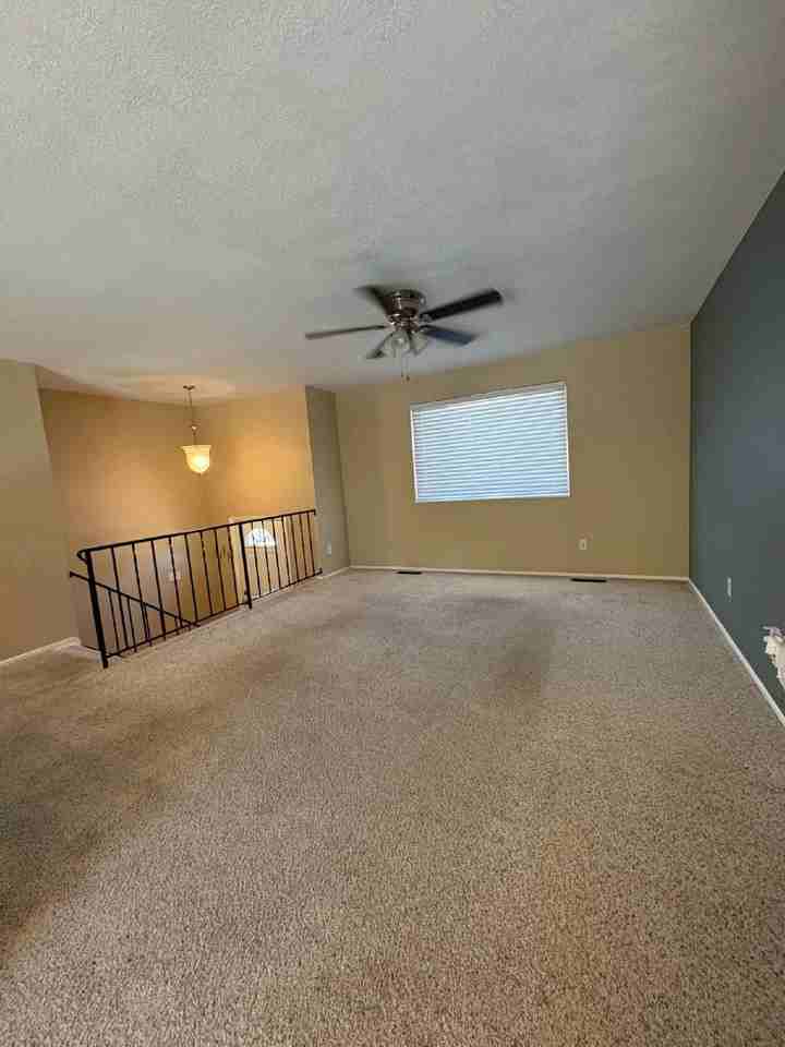 1395 Hiawatha Dr - Photo 3 of 23