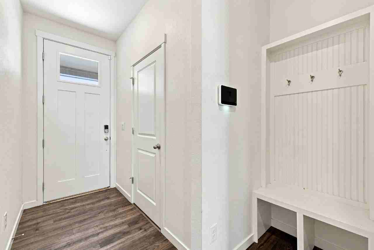 45801 Silverdrop Ave - Photo 2 of 25